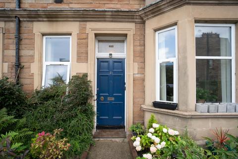 21 Cargil Terrace, Trinity... 3 bed flat for sale