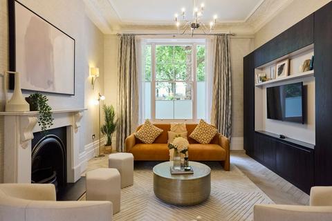 Kensington Gardens Square, London, W2 3 bed apartment for sale