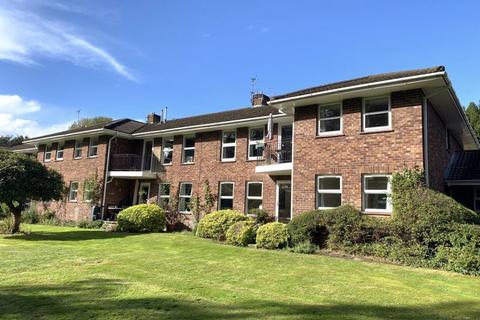 Purton Lane, Farnham Royal 2 bed flat for sale
