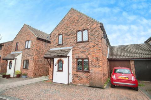 3 bedroom link detached house for sale