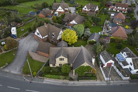 Blacker Lane, Wakefield WF4 4 bed detached house for sale