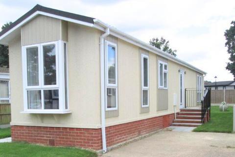 Hockley, Essex, SS5 2 bed park home for sale
