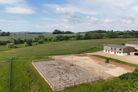 4 bedroom equestrian property for sale