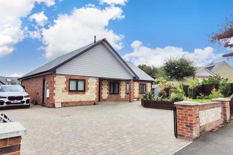 Newnham Road, Binstead, Isle of Wight 3 bed detached bungalow for sale