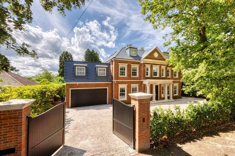 6 bedroom detached house for sale