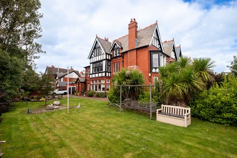 Fairlawn Road, Lytham St. Annes, FY8 3 bed apartment for sale