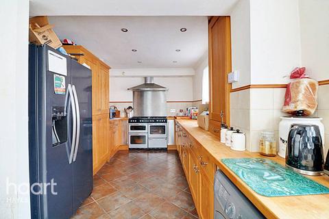 4 bedroom semi-detached house for sale
