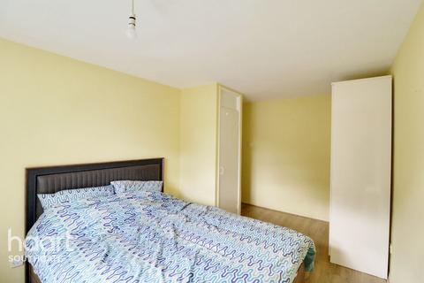 Waterfall Road, London 1 bed apartment for sale