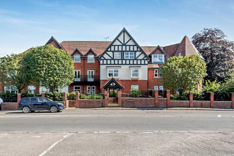 London Road, Sunningdale, Ascot... 2 bed flat for sale