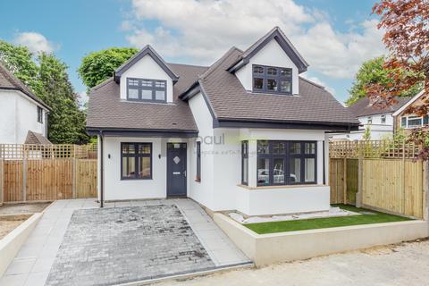 Norfolk Avenue, Sanderstead, Surrey 2 bed detached house for sale