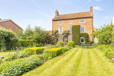 Ferry Lane (Via Eastfield), Newark NG23 5 bed detached house for sale