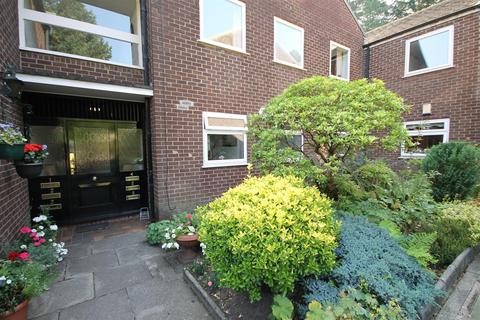 Maple Lodge, Roe Green Avenue... 2 bed apartment for sale