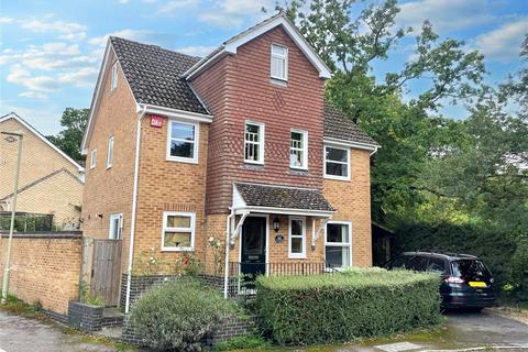 Test Close, Petersfield, Hampshire, GU31 5 bed detached house for sale