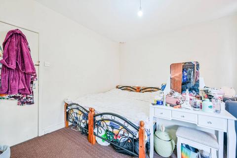 Arrow Road, Bow, London, E3 2 bed end of terrace house for sale