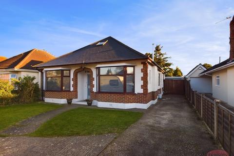 Walcott Avenue, Christvhurch, BH23 5 bed detached bungalow for sale