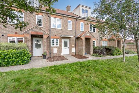 Pecketts Gate, Chichester 2 bed terraced house for sale