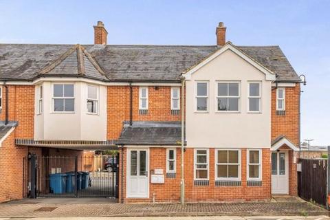 Priory View, Priory Road, Bicester OX26 2 bed apartment for sale