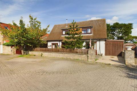 3 bedroom link detached house for sale