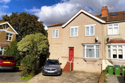 Garrard Close, Bexleyheath. Kent. DA7 4 bed end of terrace house for sale