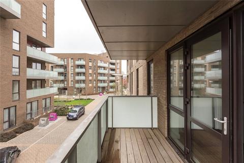 New Village Avenue, London, E14 2 bed apartment for sale