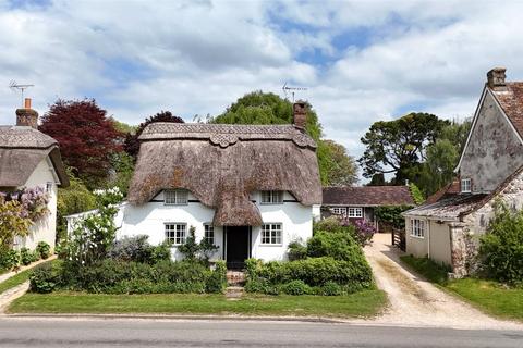 Martin, Fordingbridge, Hampshire, SP6 2 bed detached house for sale