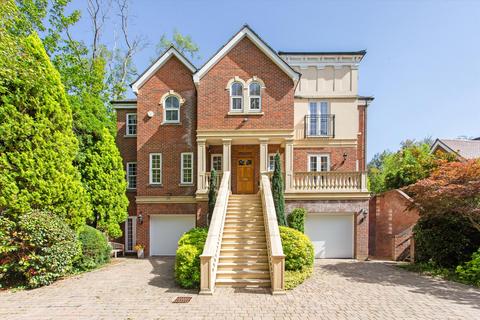 6 bedroom detached house for sale