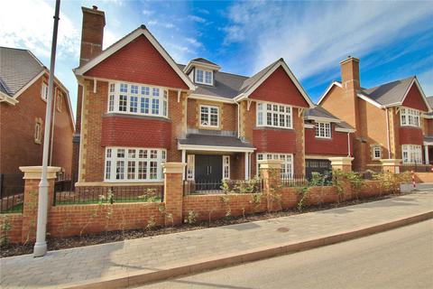 6 bedroom detached house for sale