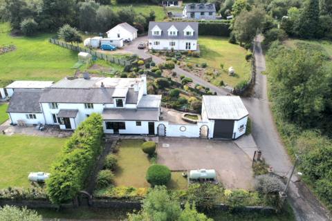 Blaenant Cottages, Waenllapria... 3 bed cottage for sale