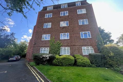 3 bedroom flat for sale