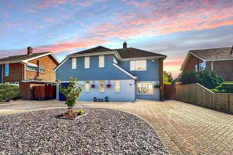 5 bedroom detached house for sale