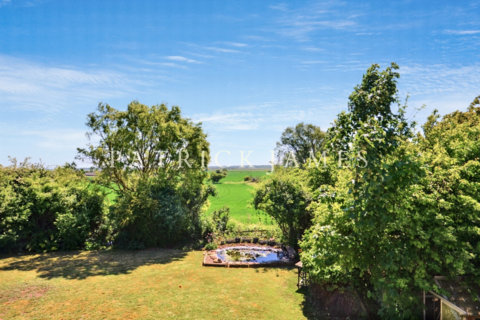 Great Oakley, Essex 4 bed detached house for sale