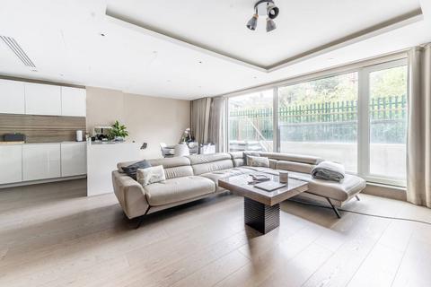 Radnor Terrace, Kensington, London, W14 2 bed flat for sale