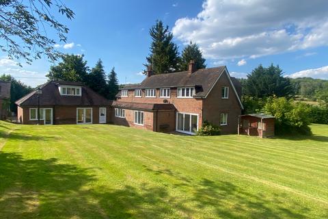 6 bedroom equestrian property for sale