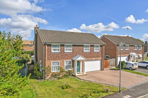 Kiln Field, Tenterden, Kent, TN30 4 bed detached house for sale