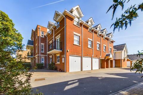 Lymington Road, Highcliffe... 2 bed apartment for sale