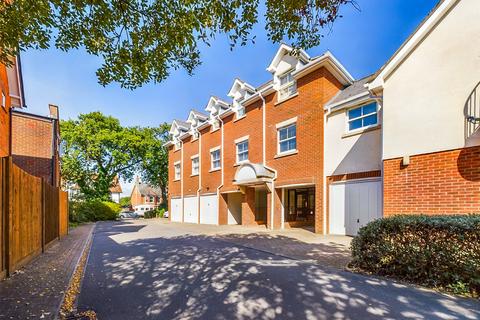 Lymington Road, Highcliffe... 2 bed apartment for sale