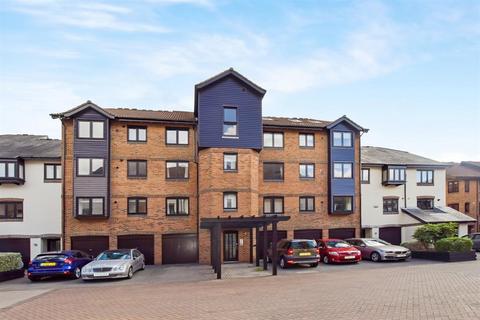 Moorhead Court, Ocean Village, SO14 1 bed flat for sale