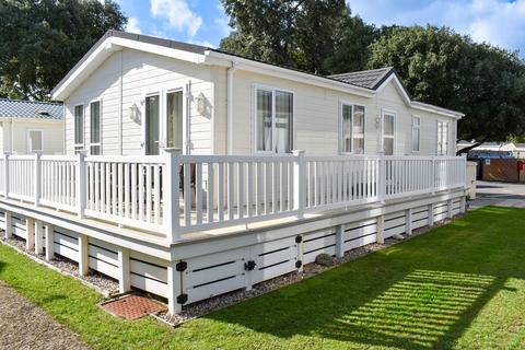 2 bedroom lodge for sale