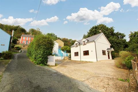 Pentre Langwm, St. Dogmaels, Cardigan 2 bed detached house for sale