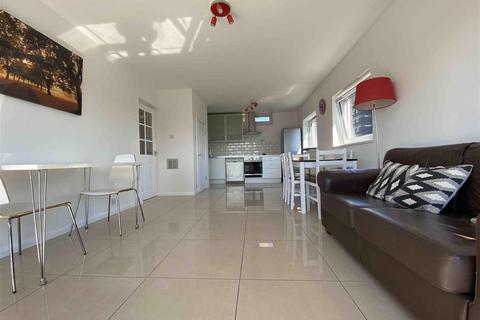 Shearsmith House, Cable Street, E1 2 bed flat for sale