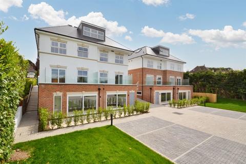 Broadstone 2 bed flat for sale