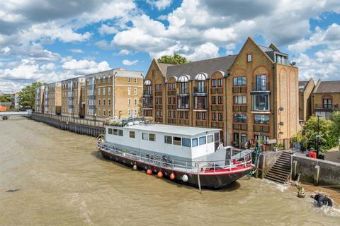 Rotherhithe Street, Rotherhithe, SE16 4 bed houseboat for sale