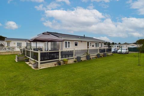Cathedral View, Field Farm, Newark... 2 bed park home for sale
