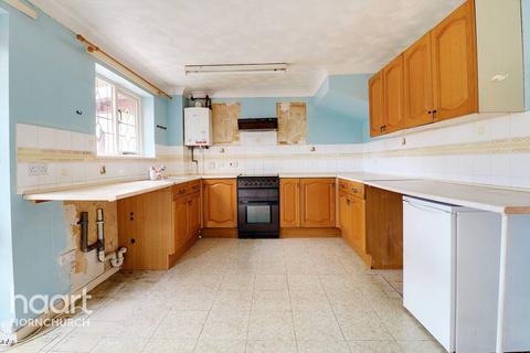 Pease Close, Hornchurch 3 bed end of terrace house for sale