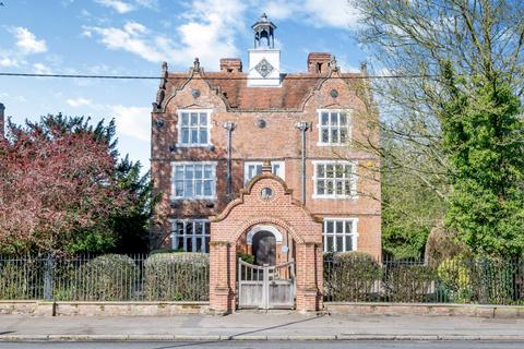 The Causeway, Dunmow, Essex 7 bed detached house for sale