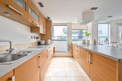 City Tower, Canary Wharf, London, E14 2 bed flat for sale