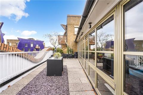 The Circle, Queen Elizabeth Street... 3 bed flat for sale