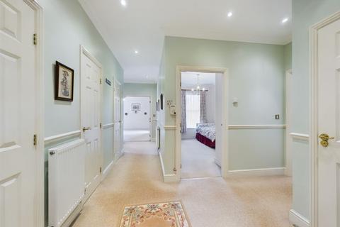 COLDSTREAM ROAD, THE VILLAGE, CATERHAM 2 bed retirement property for sale