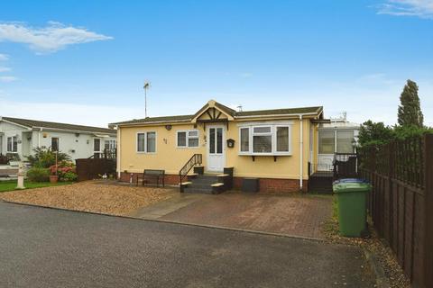 Osborne Road, Wisbech, Cambs, PE13 3JY 2 bed park home for sale