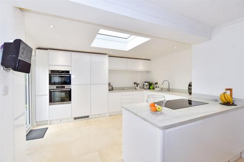 The Street, Ulcombe, Maidstone, Kent 5 bed detached house for sale